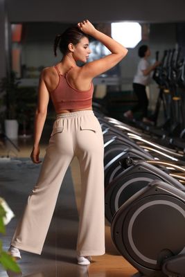 Sustão esportivo de alto impacto para mulheres