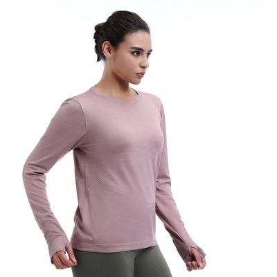 Manga longa com buracos no polegar, testada e amada pelas comunidades de fitness